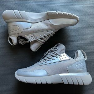 CU4TRO CUATRO Striker Sample Adult Size 9 Galactic Silver